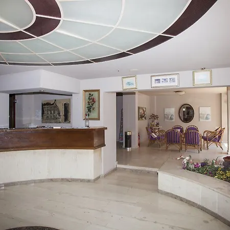 Aparthotel Eleonora 3*